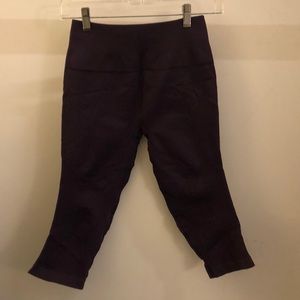 lululemon athletica Pants - Lululemon plum crop legging, sz 6, 71042 lululemon athletica Pants - Lululemon plum crop legging, sz 6, 71042